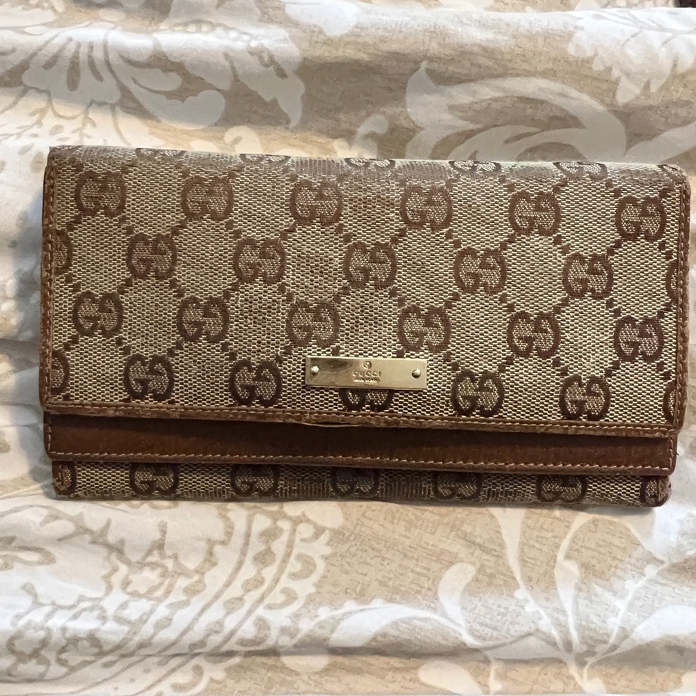 Gucci long snap Wallet